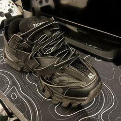 black balenciaga track runners