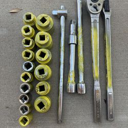 Craftsman 3/4” Ratchet With Miscellaneous Sockets 