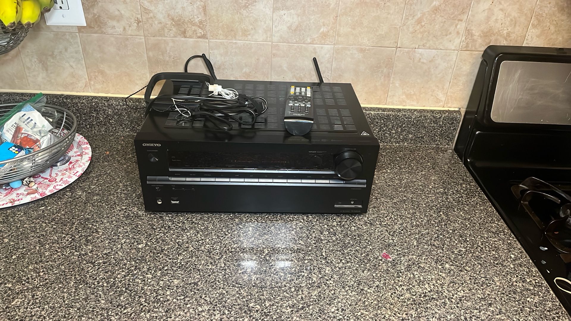 ONKYO AV Receiver Model: TX-NR646