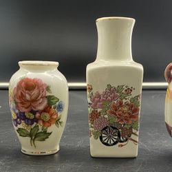 4 Miniature Vases Made in Japan