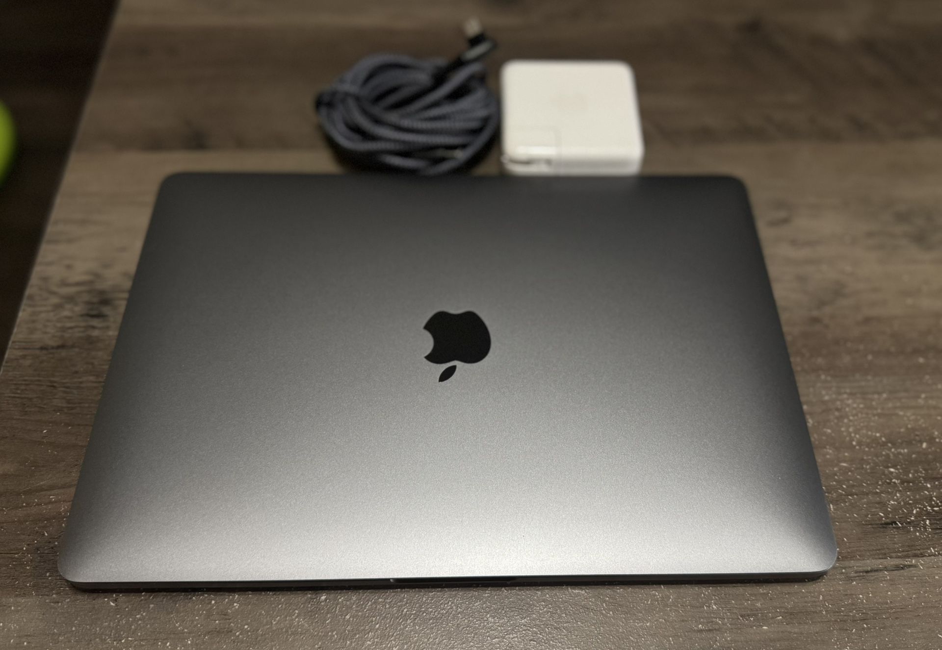 Apple - MacBook Pro - 13" Display with Touch Bar - Intel Core i5 - 8GB Memory -256GB SSD (2020)