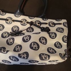 Dooney & Bourke Hand Bag