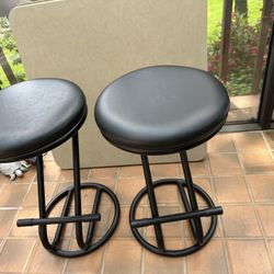 2 Stools