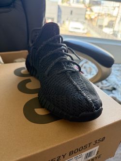 Yeezy 350 v2 black non reflective size 10