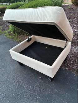 Storage ottoman
