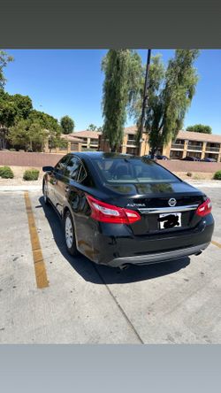 2017 Nissan Altima black