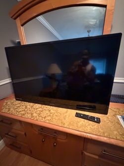 Magnavox Flat Screen TV with Remote
