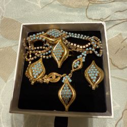 Set: Light Blue Rhinestone.