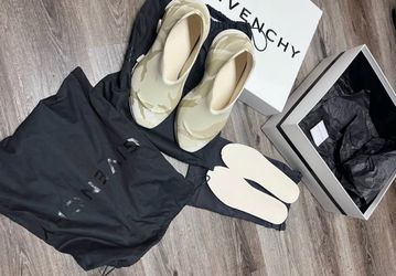 Givenchy - Monumental Mallow Camouflage