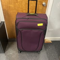 BRAND NEW - 28” American Tourister 4 KIX 2.0 Upright Checked Spinner Luggage - Purple 