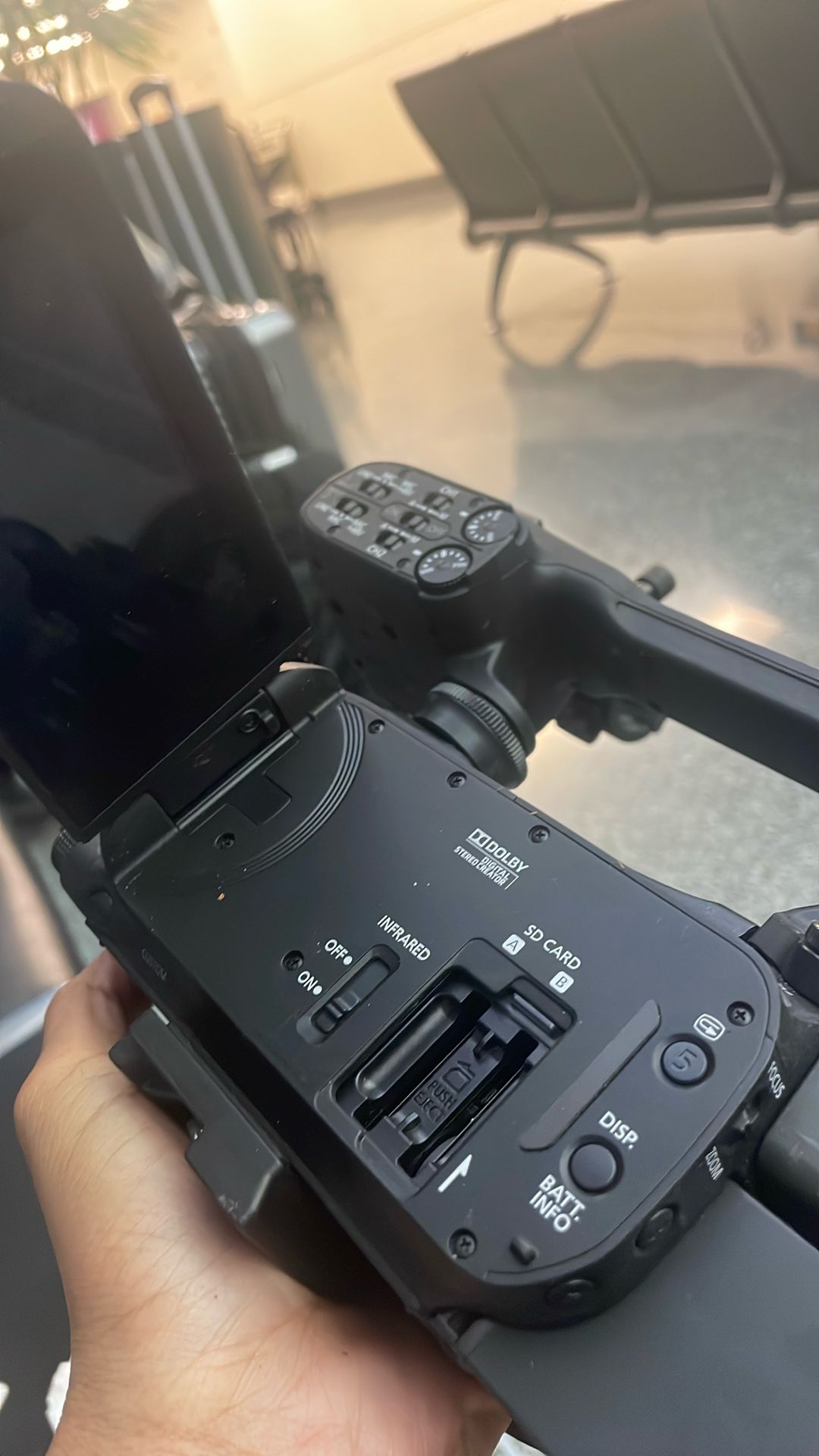 Canon XA20 with Handle UNIT HDU1