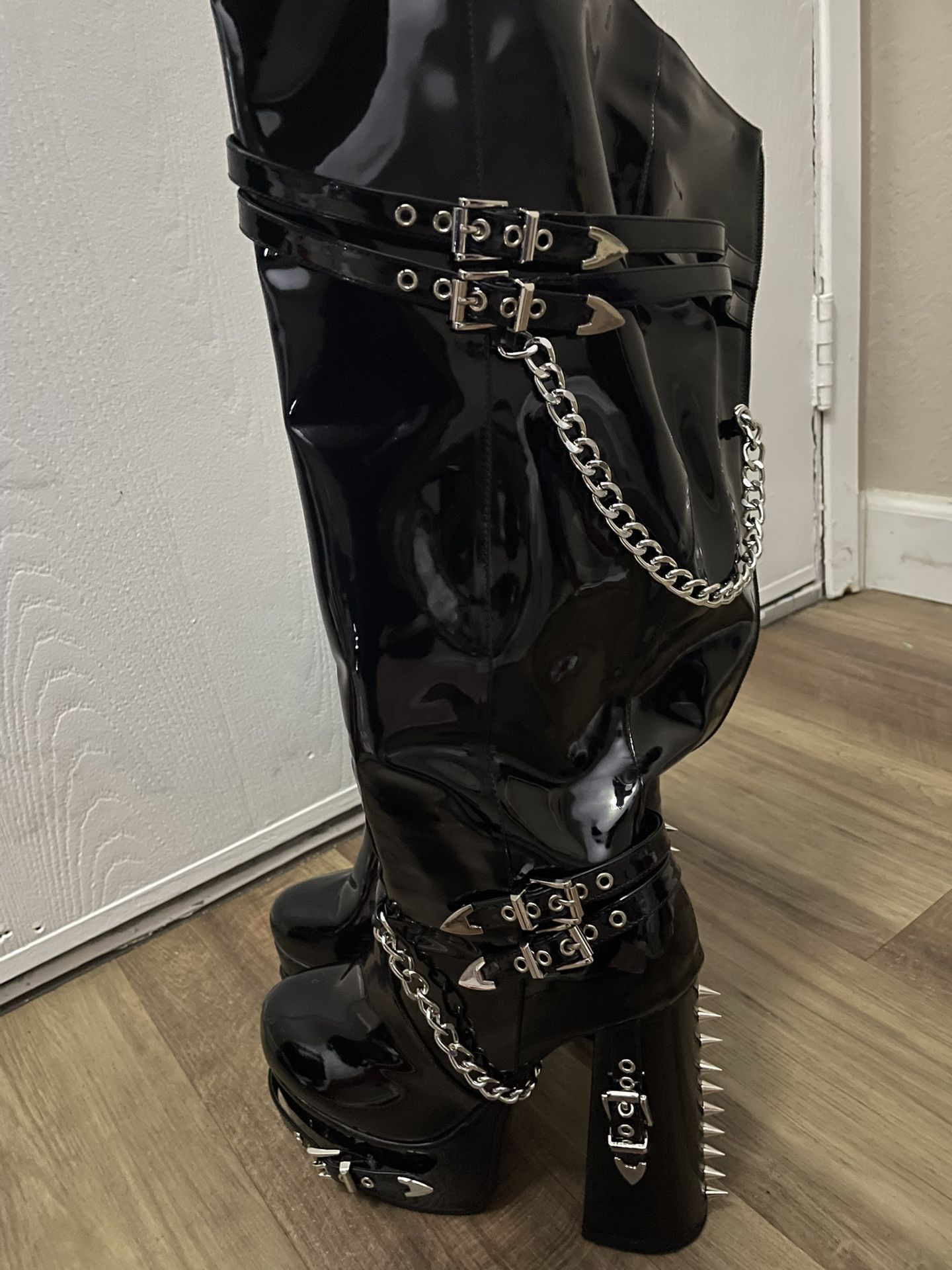 Lightly Used High heel Boots size 10