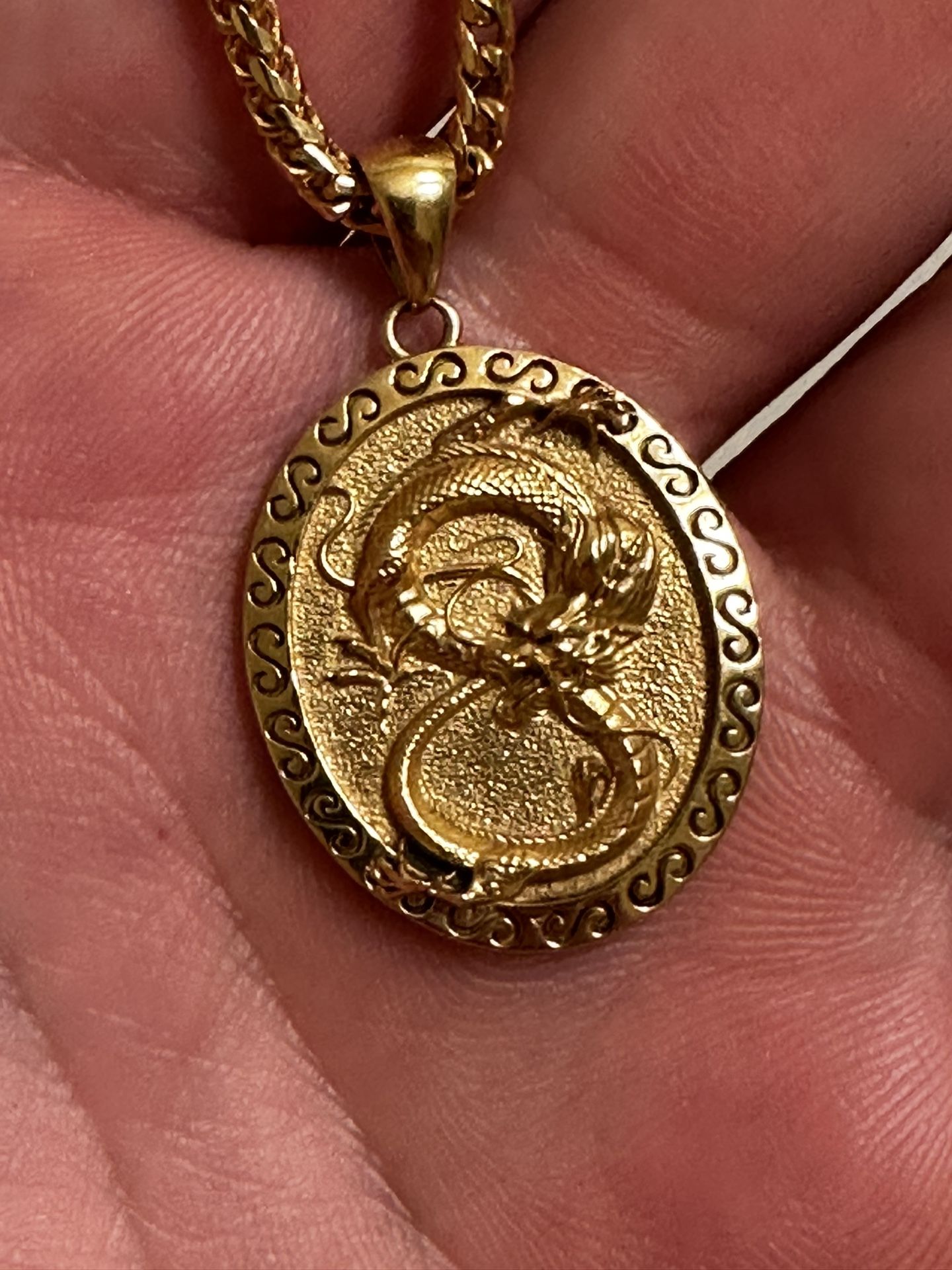 Gold Pendant 18k