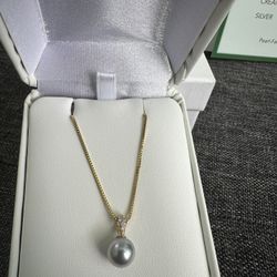 BLACK FRIDAY SALE! Na Hoku Pearl Factory very rare Akoya silver blue pink pearl set in 14k yellow gold pave’ diamonds pendant with adjustable chain