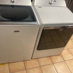 WASHER AND GAS DRYER SET