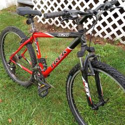 Trek 26-in Mountain Bike Multi-speed Ready To Ride 17.5 Frame 26 Wheels