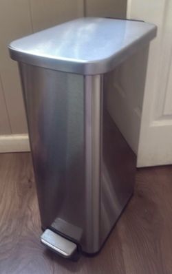 Stainless aluminum trash can