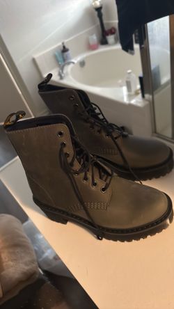 Gray platform Dc martens