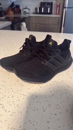 Women size 6 ultra boost.