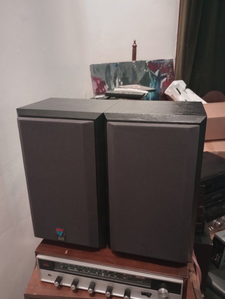 Vintage B & W 200 Series V201 Bookshelf Speakers B&W As Is