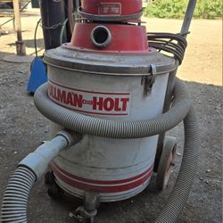 Pullman Holt 1 HP Shop Vacuum 
