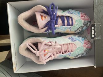 Nike LeBron 19 Low "Monopoly" sneakers- Special Edition 