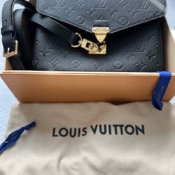 Louis Vuitton Pochette Metis 
