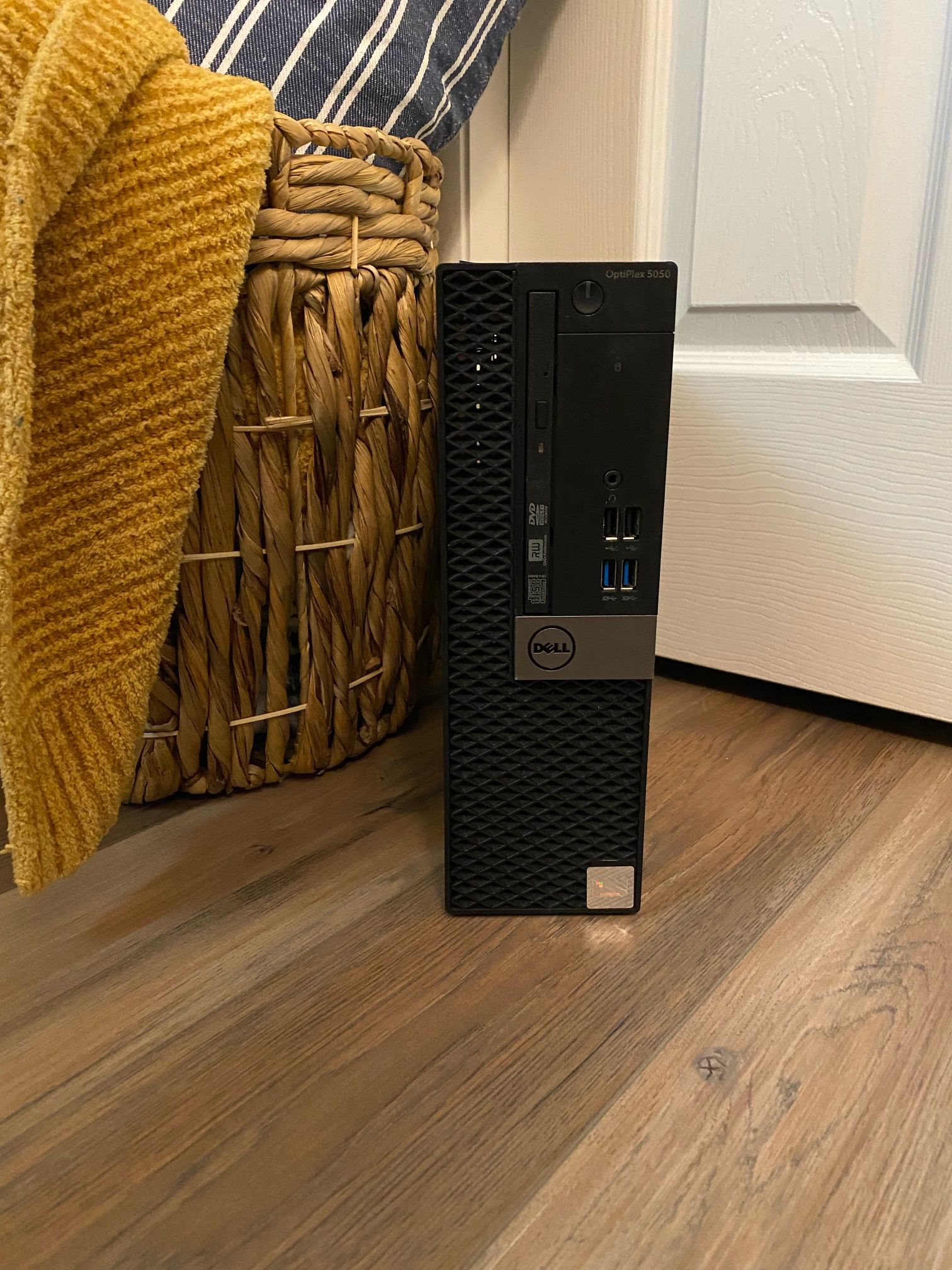 Dell Optiplex 1TB M.2 7th Gen i5 with DVD Burner