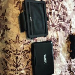 Portable DVD Player With Remote and carrying case
