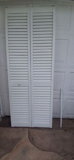 With Top track X1 pvc 30x79 vented white bifold bi-fold closet door