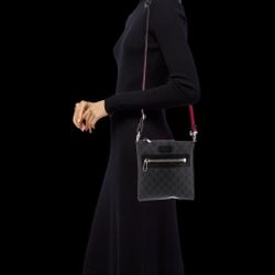 Unisex Gucci GG Supreme Messenger Bag 