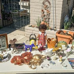VINTAGE DECOR AND COLLECTABLES