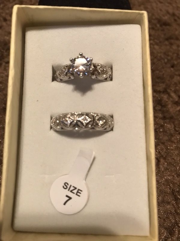 Women’s sterling silver plated double band wedding ring set /size 7