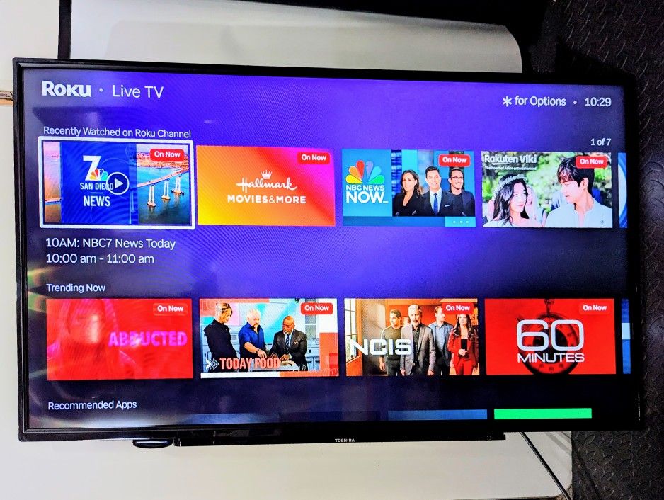 Toshiba 49" TV + Roku Device