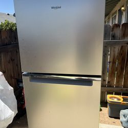 Whirlpool Mini Fridge/freezer