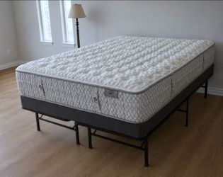 Newer Queen Macy's Aireloom Hotel Vitagenic 13" Mattress with Beautyrest  Boxspring and Zinus Smartbase Platform Bed Frame