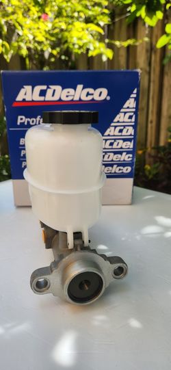 ACDelco Professional 18M1107 Brake Master Cylinder Assembly/Conjunto de cilindro maestro de freno ACDelco Professional 18M1107 / REPUESTOS  Carros