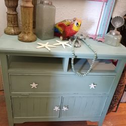 CUTE BLUE SMALL TV STAND OR BUFFET AT PICKY PINCHERS 801 TURNER ST CLEARWATER OPEN TODAY 12-6 FREE DELIVERY 