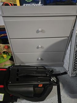 Delta Children Dresser