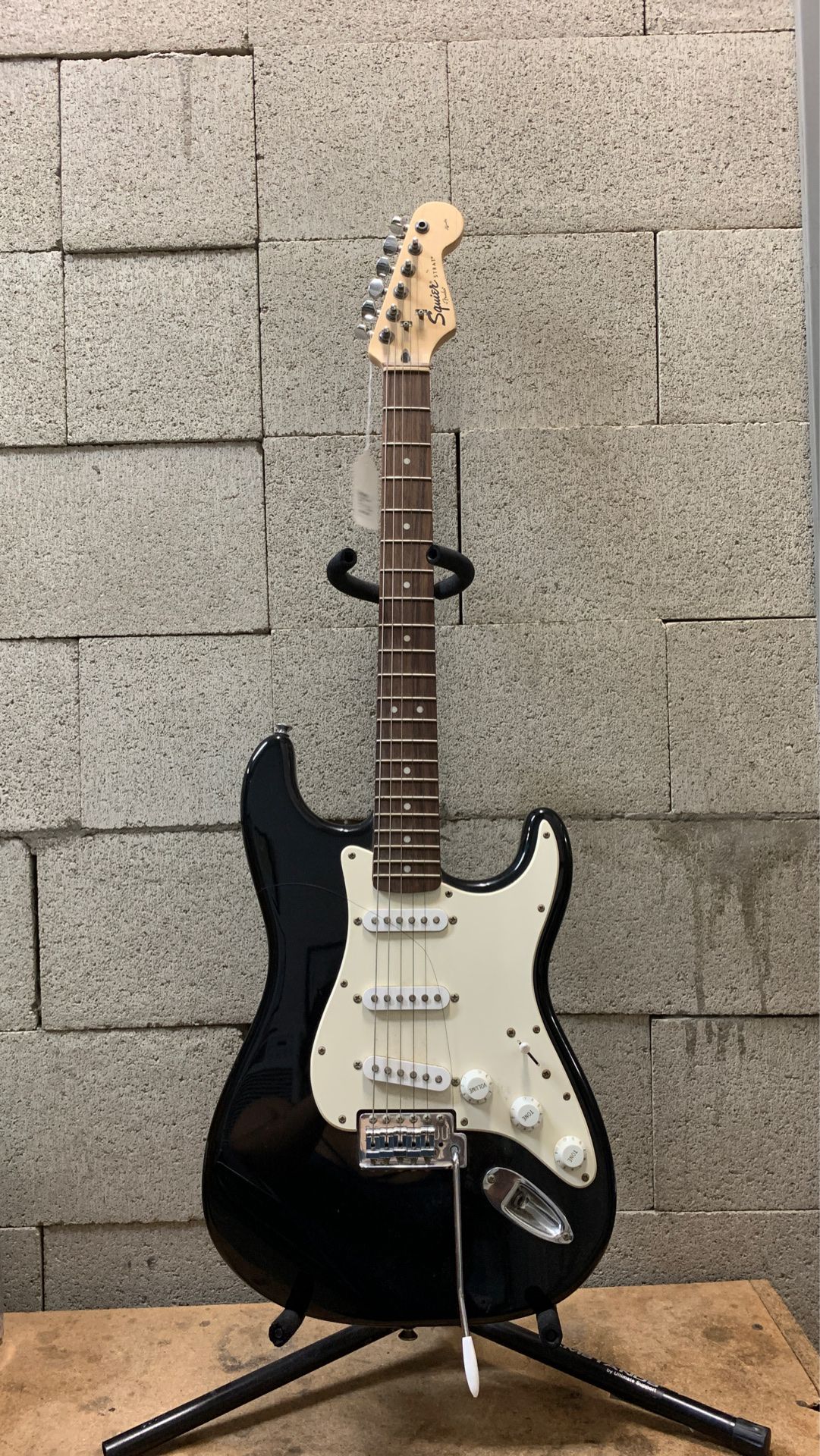 Fender Squier Strat Affinity Series 5-String Black Electric Guitar
