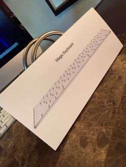 Apple Magic A1644 KeyboardLightning Connector Rechargeable Battery