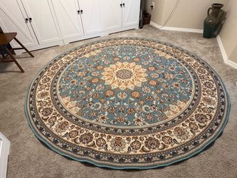 7’10” Round Area Rug
