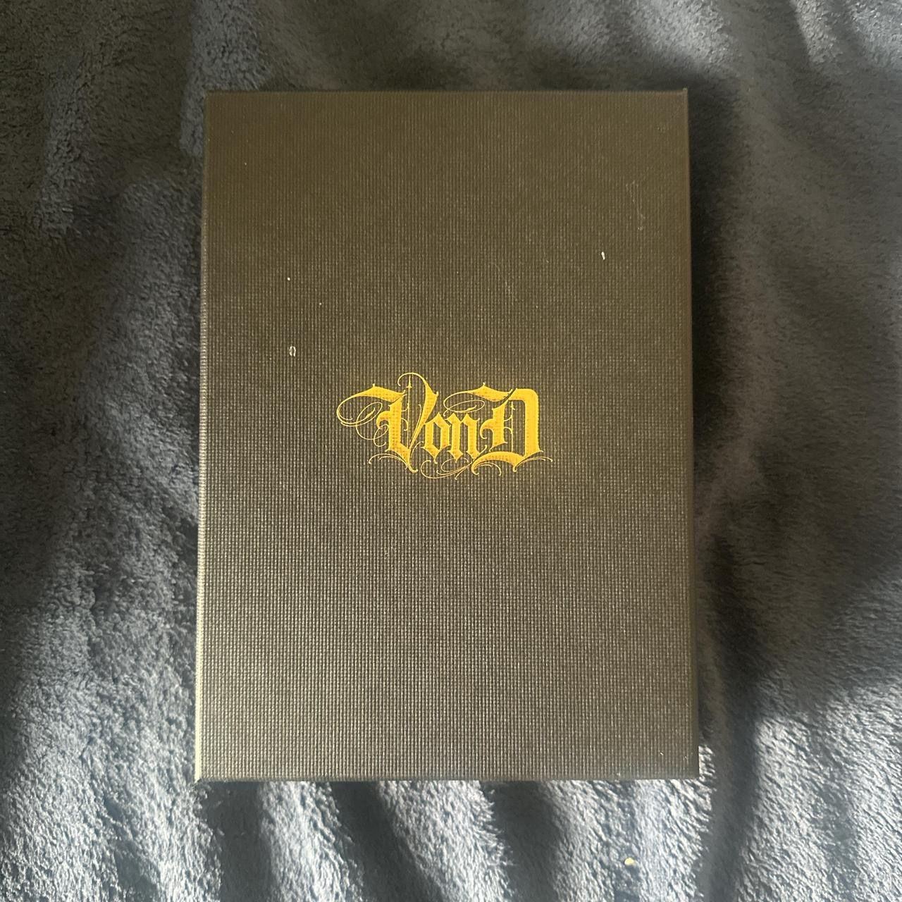 kat von d wallet