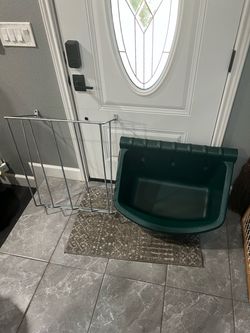 Gate feeder