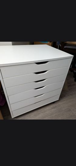 Brand new heavy duty storage drawers organizer cabinet / or cart on wheels. Only used for 1 day.