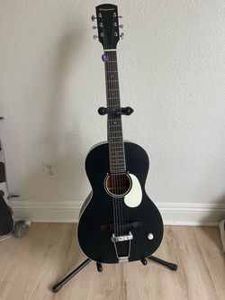 Orangewood Acoustic Guitar Black