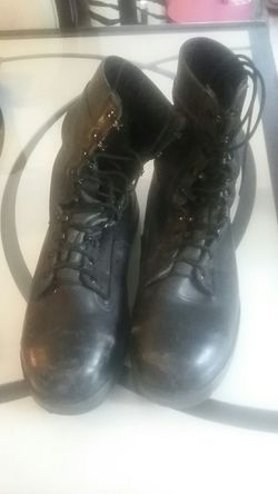 STILL. TOES. WORK. BOOT