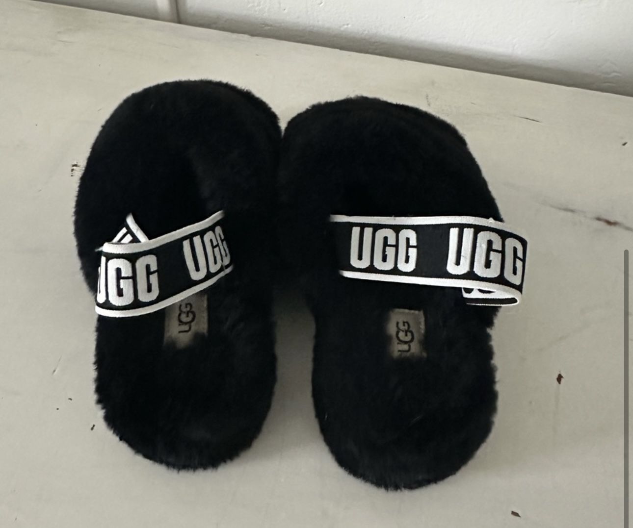 UGG slippers 