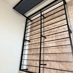 Queen size bed with 6 inches memory foam mattress