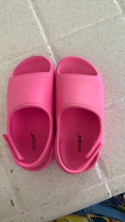 Pink sandals by cat Jack